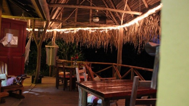 Lobby-lounge