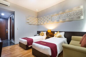 Blackout drapes, soundproofing, free WiFi, bed sheets