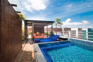 Outdoor pool, sun loungers