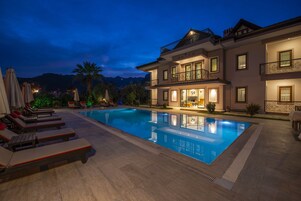 Façade de l’hébergement - soirée/nuit