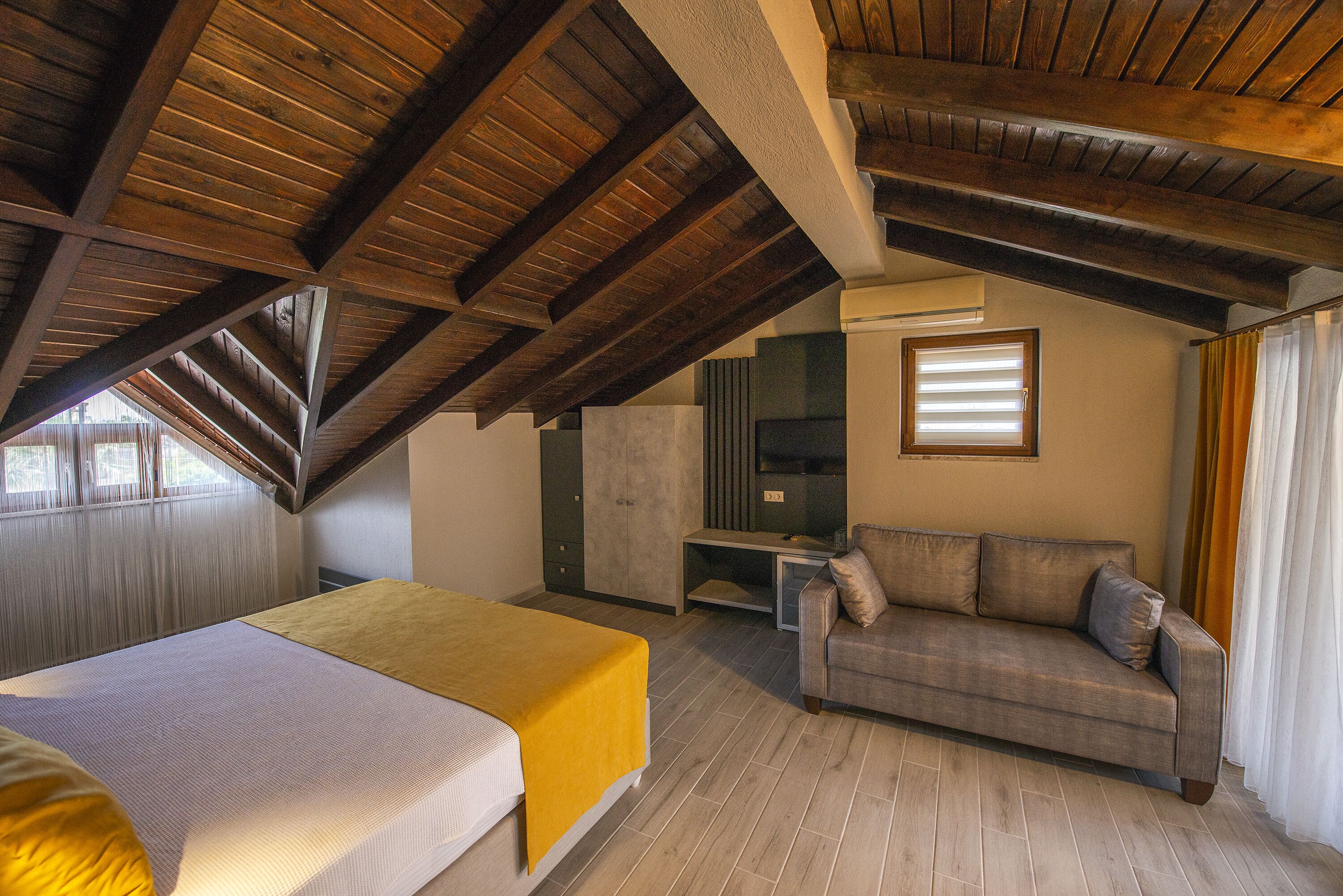 panoramic room, mountain view | 1 bedroom, minibar, in-room safe, soundproofing