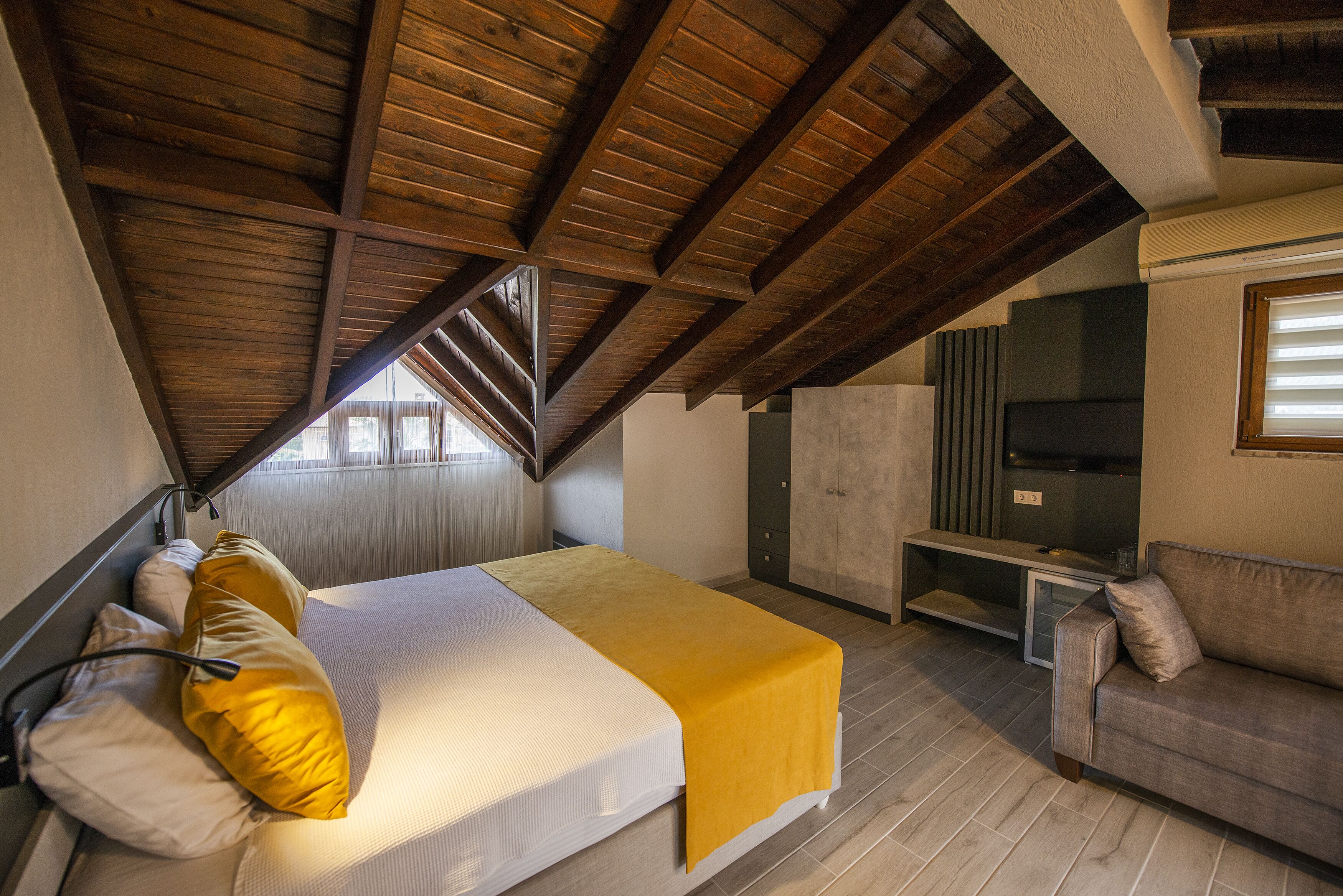 panoramic room, mountain view | 1 bedroom, minibar, in-room safe, soundproofing