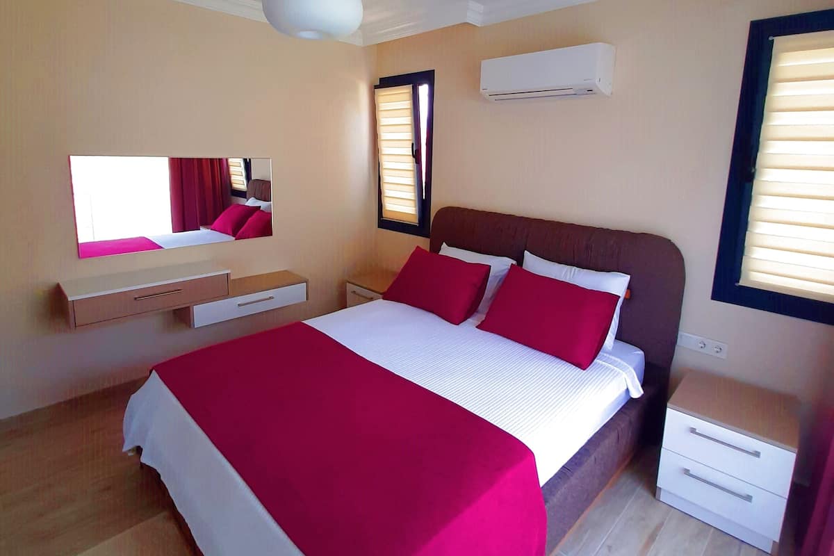 Family Duplex | Minibar, in-room safe, soundproofing, free WiFi