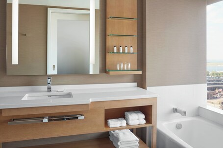 Delta Hotels by Marriott Toronto - Image 122