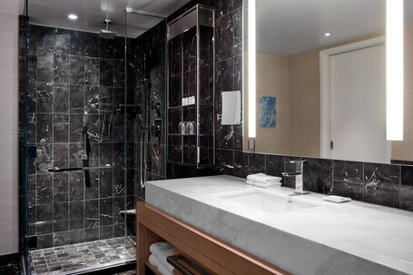 Delta Hotels by Marriott Toronto - Image 115
