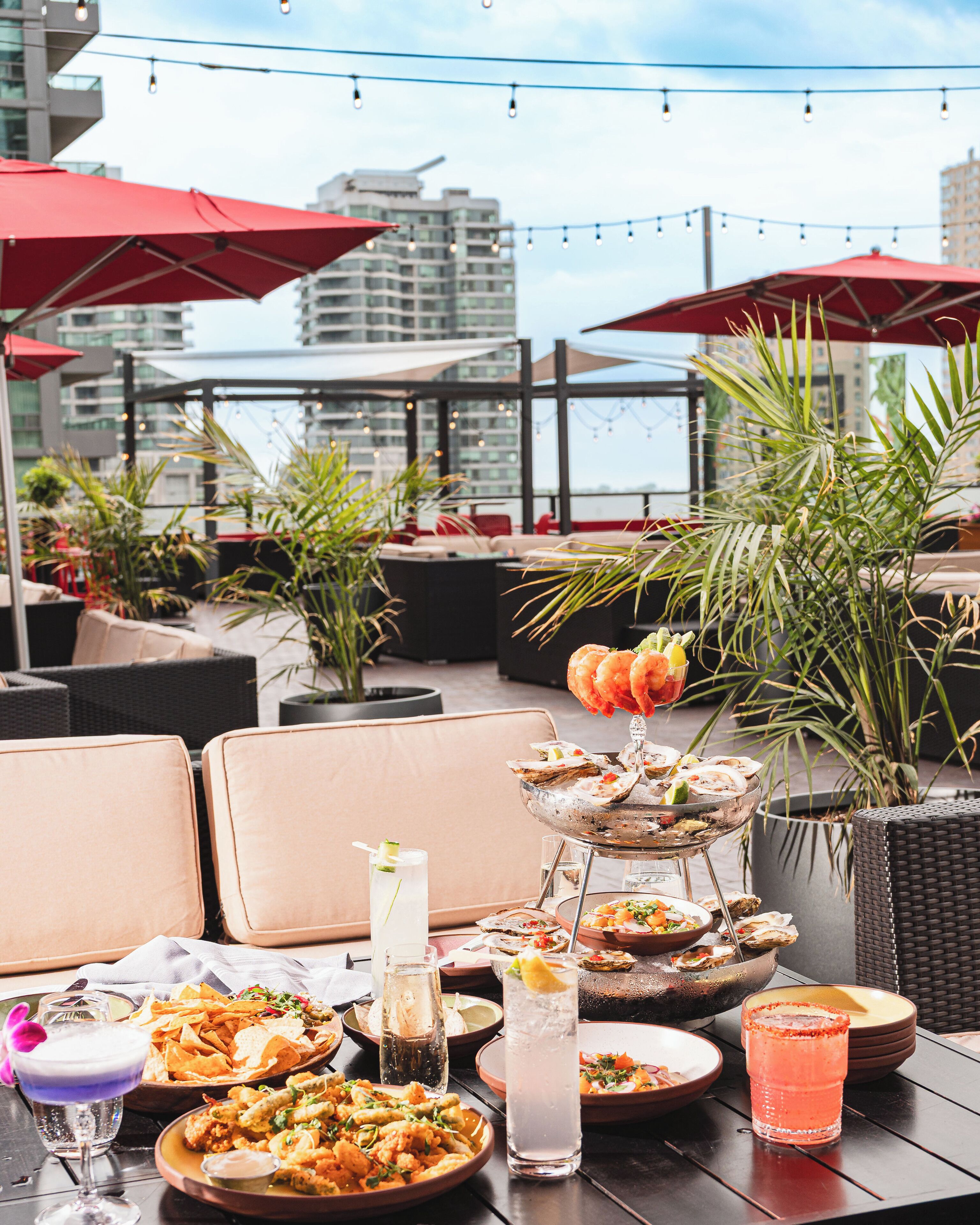 3 restaurants, breakfast, lunch, dinner served; Regional cuisine 