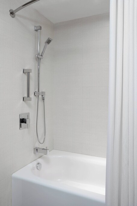 Delta Hotels by Marriott Toronto - Image 130