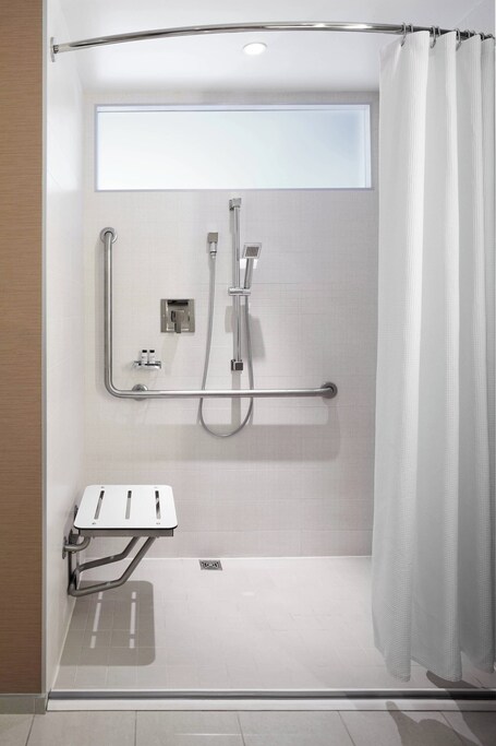 Delta Hotels by Marriott Toronto - Image 126