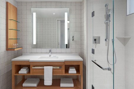 Delta Hotels by Marriott Toronto - Image 111