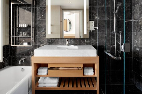 Delta Hotels by Marriott Toronto - Image 92