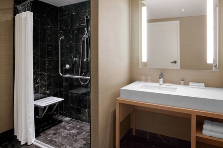 Delta Hotels by Marriott Toronto - Image 119