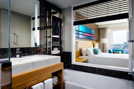 Delta Hotels by Marriott Toronto - Image 26