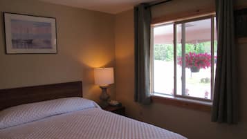 Standaard kamer, 1 queensize bed | Een strijkplank/strijkijzer, gratis wifi, beddengoed