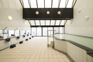 Secador de pelo, toallas