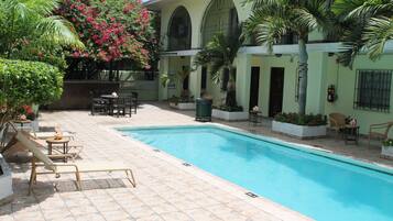 Outdoor pool, sun loungers