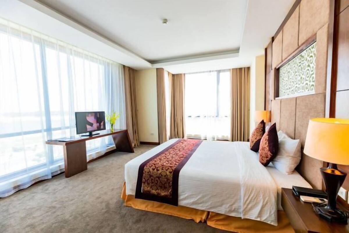 Minibar, in-room safe, desk, blackout curtains