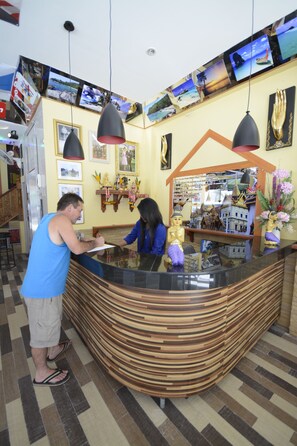 Check-in/check-out kiosk - The Patong Center Hotel (Patong)