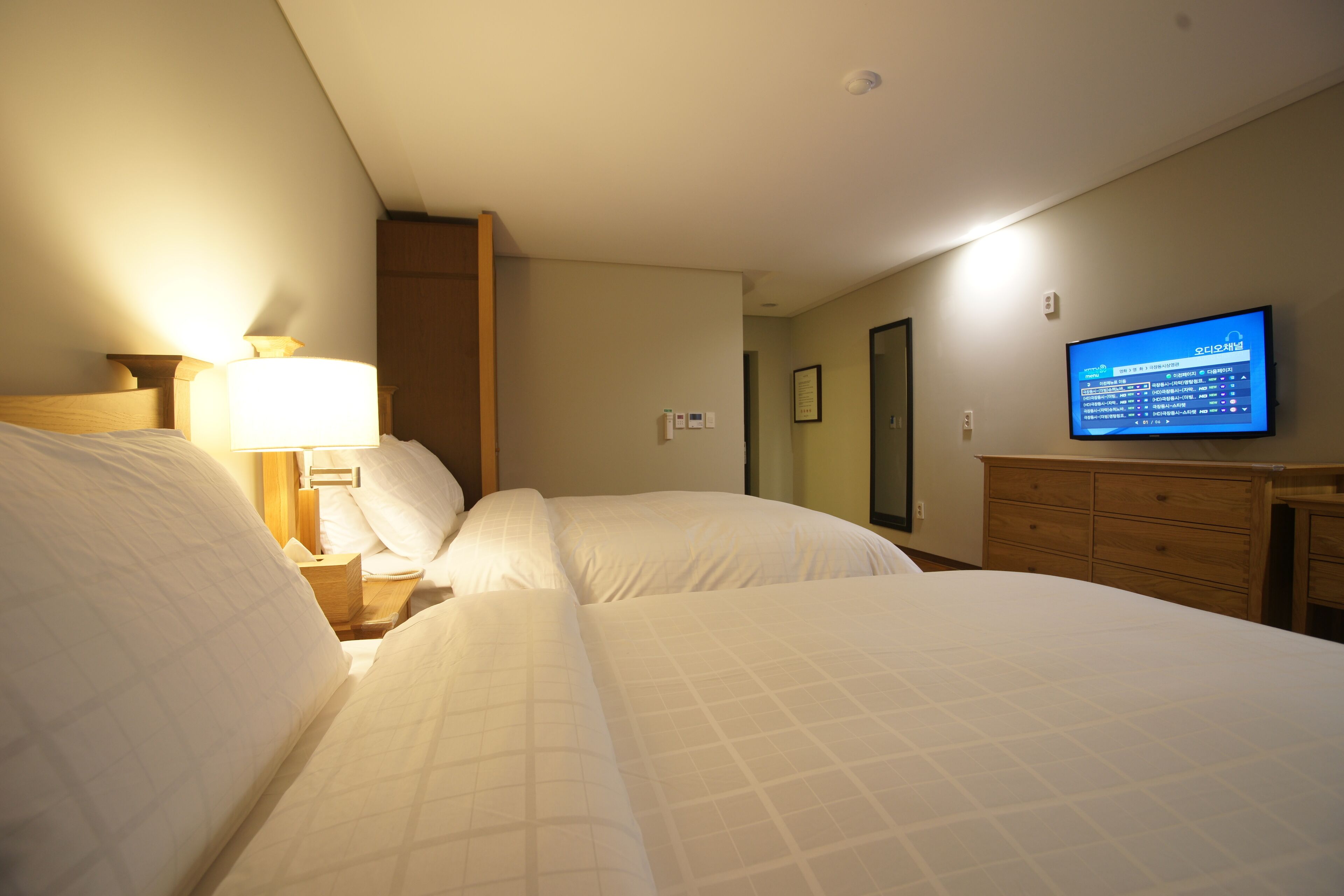 family twin room | egyptian cotton sheets, premium bedding, down duvets