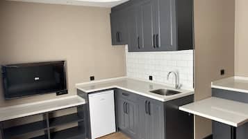 Studio Apartment, 1 King Bed with Sofa bed, Kitchenette, Annex Building, No Breakfast | Eigene Küche | Kühlschrank, Wasserkocher