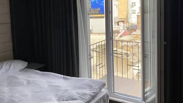 Studio Apartment, 1 King Bed with Sofa bed, Kitchenette, Annex Building, No Breakfast | Balkon