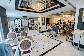 Buffet breakfast for a fee on weekends - Mia Berre Hotels (Istanbul)