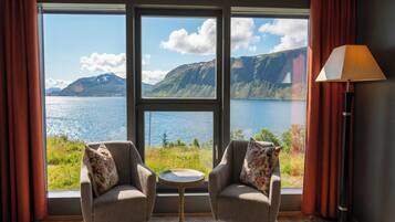 Superior Room, 1 King Bed, Ocean View | Premium bedding, soundproofing, iron/ironing board, free WiFi