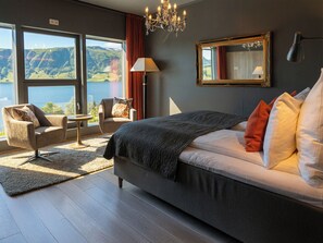 Chambre supérieure, 1 très grand lit, vue sur l’océan | Literie de qualité, système d’insonorisation, fer et planche à repasser