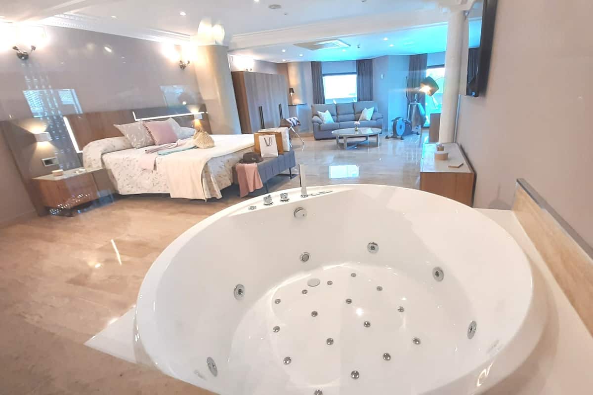 Superior Studio Suite, 1 Bedroom | Premium bedding, minibar, in-room safe, individually decorated