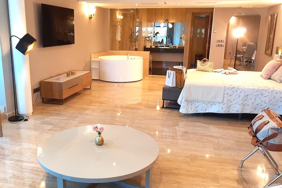 superior studio suite, 1 bedroom | 1 bedroom, premium bedding, minibar, in-room safe