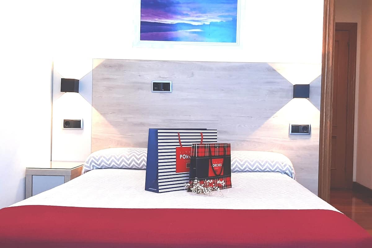 Economy Double Room Single Use | Premium bedding, minibar, in-room safe, individually decorated