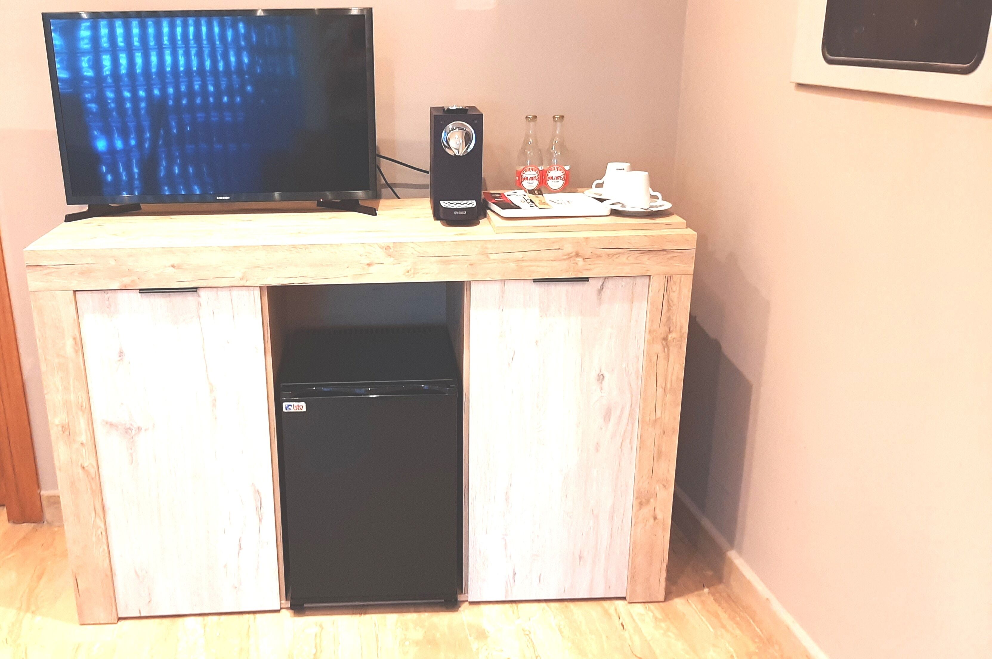 superior studio suite, 1 bedroom | 1 bedroom, premium bedding, minibar, in-room safe