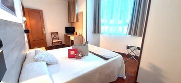 Comfort Double Room | Premium bedding, minibar, in-room safe, individually decorated