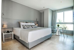 Suite | Premium bedding, down comforters, pillowtop beds, minibar - OZ Hotel (Cartagena)