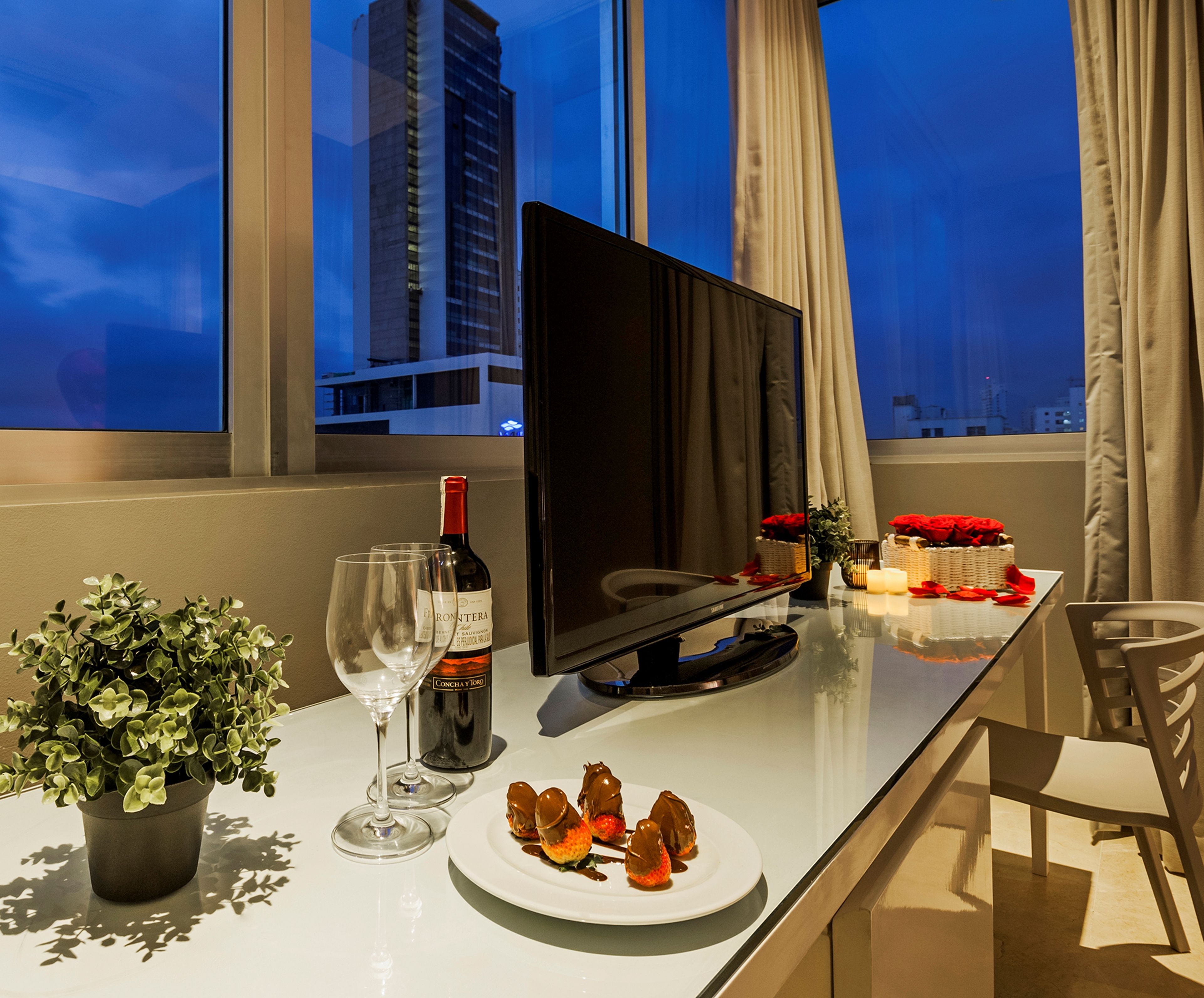 suite | premium bedding, down duvets, pillow-top beds, minibar