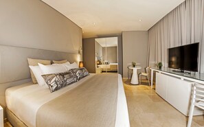 Suite | Premium bedding, down comforters, pillowtop beds, minibar - OZ Hotel (Cartagena)