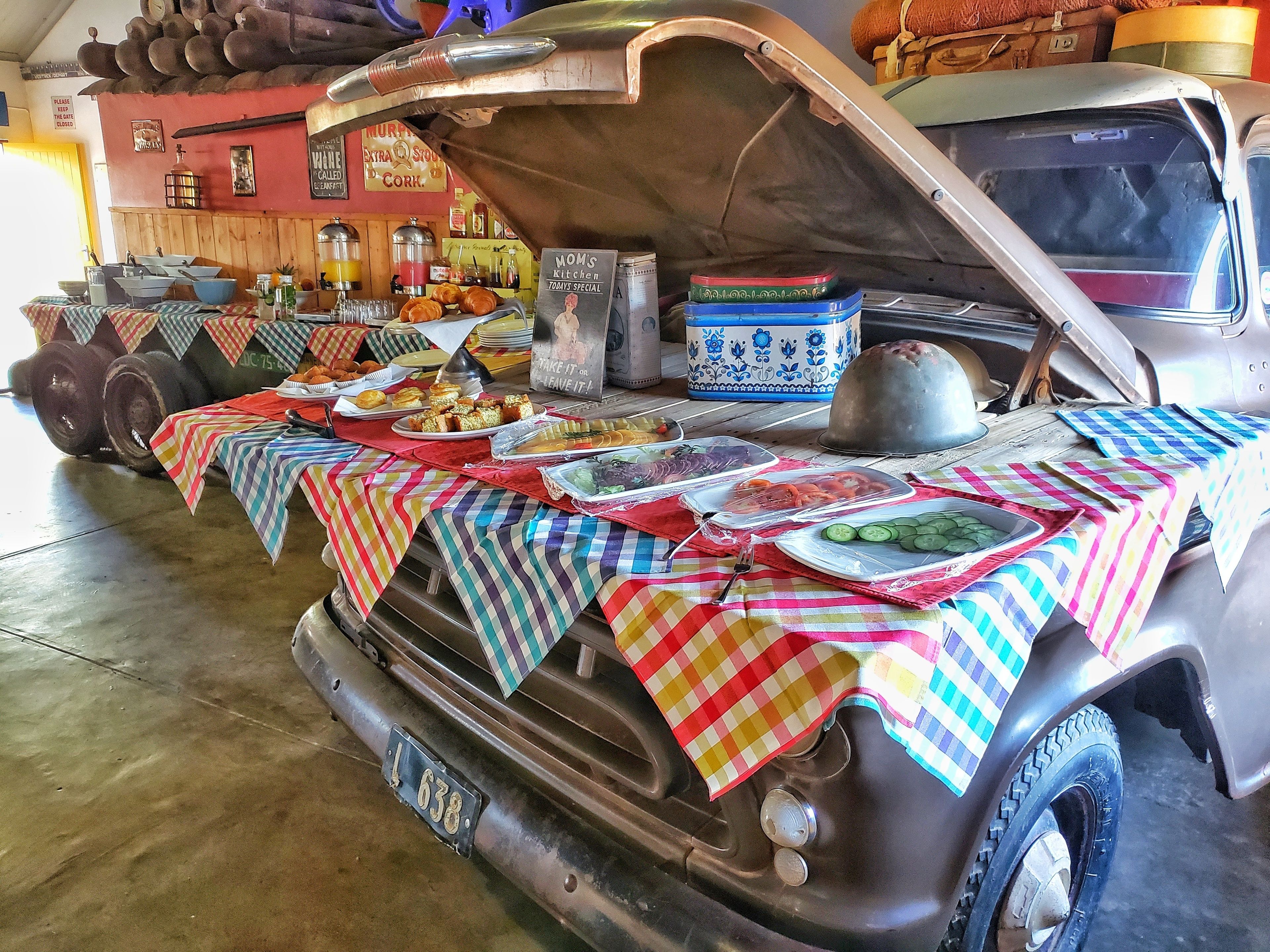 free daily english breakfast