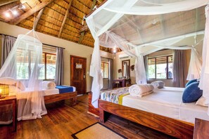 Premium bedding, in-room safe, desk, laptop workspace - Hakusembe River Lodge (Rundu)