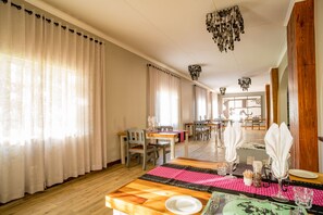Ilmainen päivittäinen buffetaamiainen