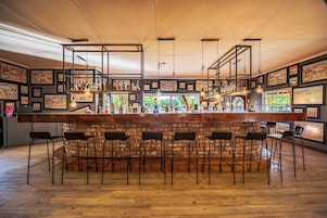 Bar (en el alojamiento)