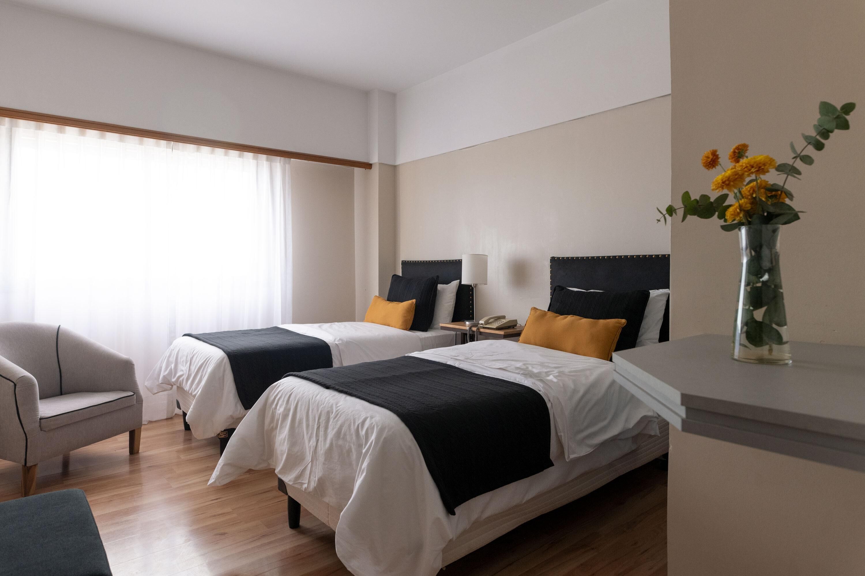 Couette en duvet, minibar, coffre-fort, décor unique