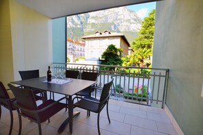 Superior Apartment, 2 Bedrooms, 2 Bathrooms | Terrace/patio - Residence Alle Palme (Riva del Garda)