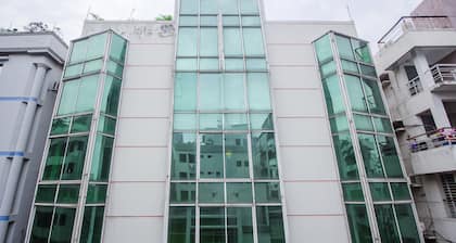 Hotel de Crystal Crown