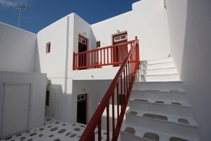 Exterior - Dimitra Pension (Mykonos)