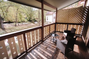 Balcony - Riverbend Motel & Cabins (Helen)