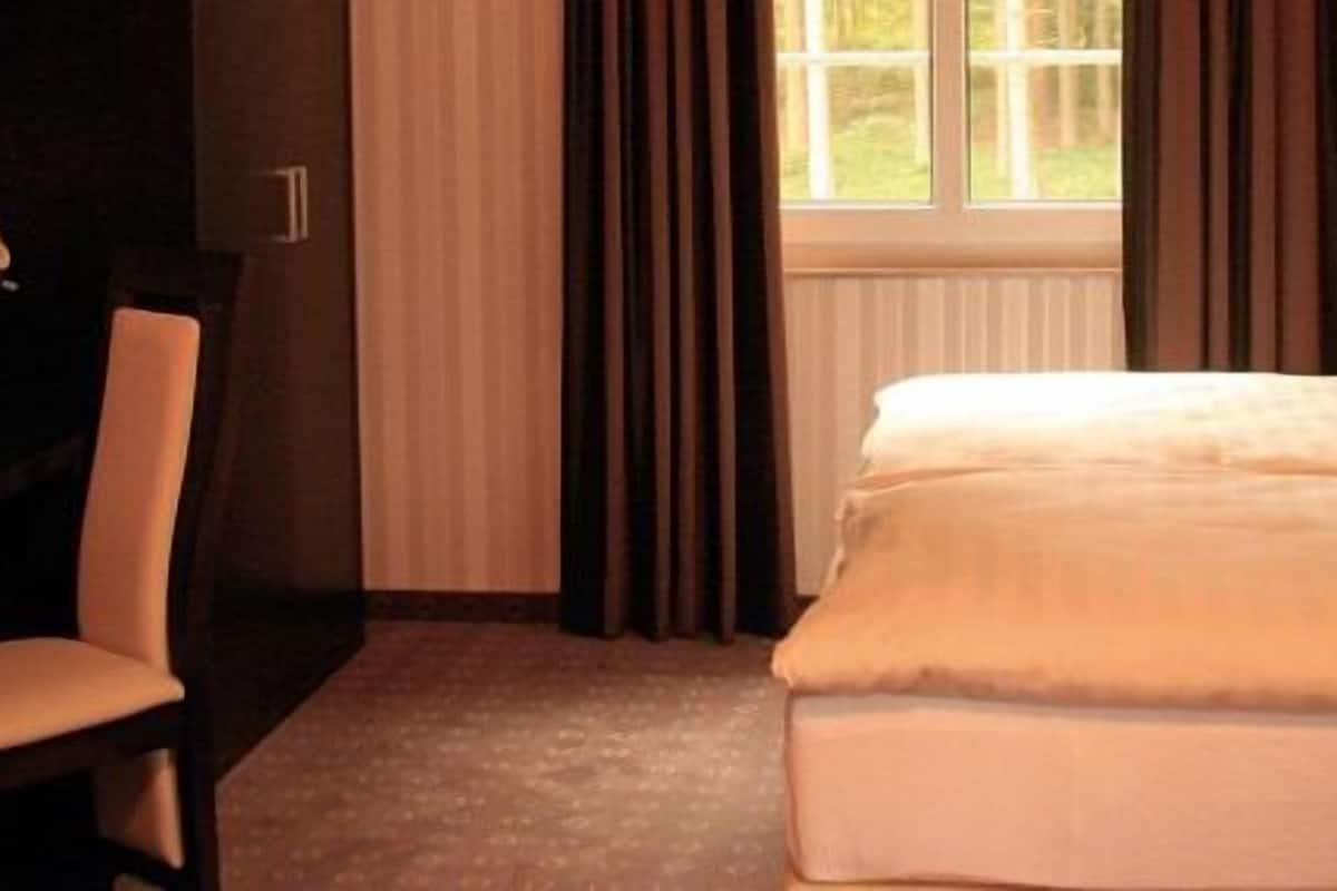 free cots/infant beds, rollaway beds, free wifi, bed sheets