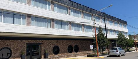 Fachada del alojamiento - Noche