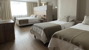 Ropa de cama de alta calidad y minibar 