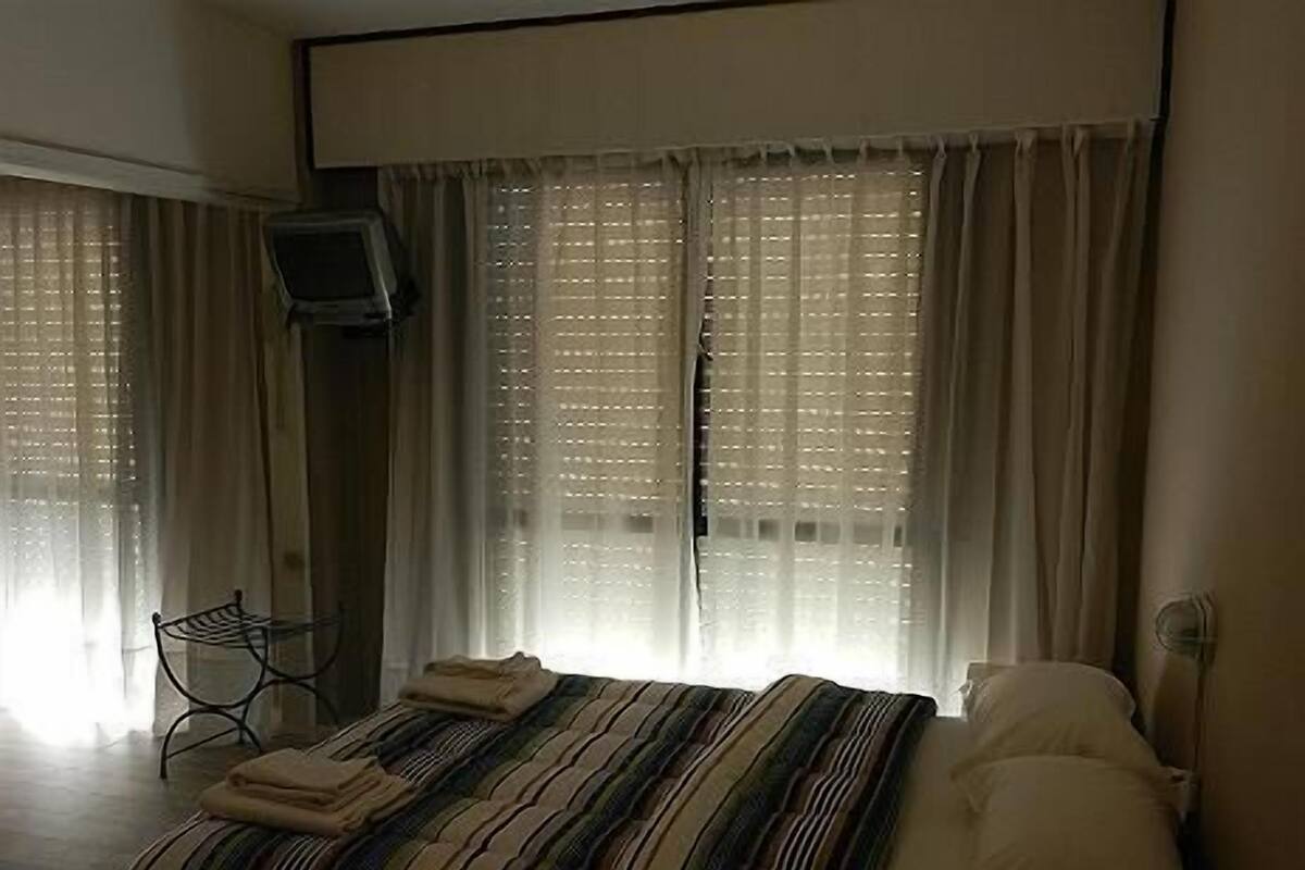 Hypo-allergenic bedding, down comforters, in-room safe, free WiFi