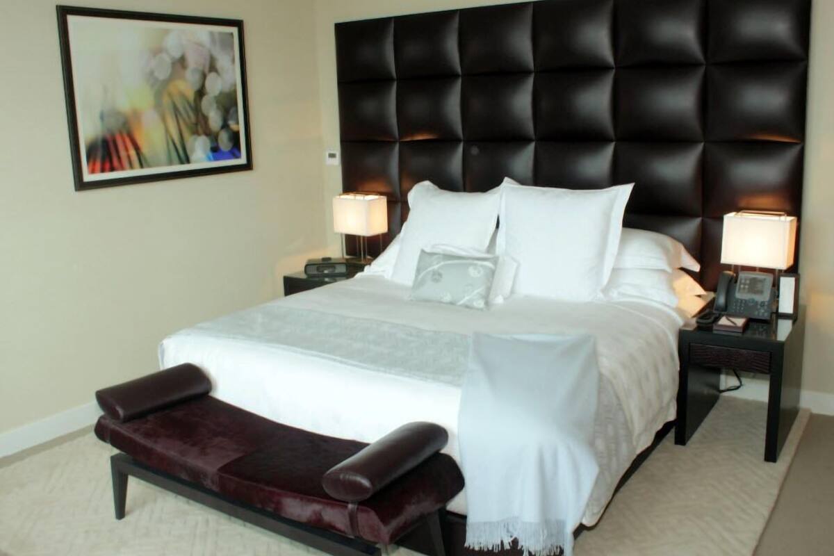 HUDSON SQUARE KING ROOM