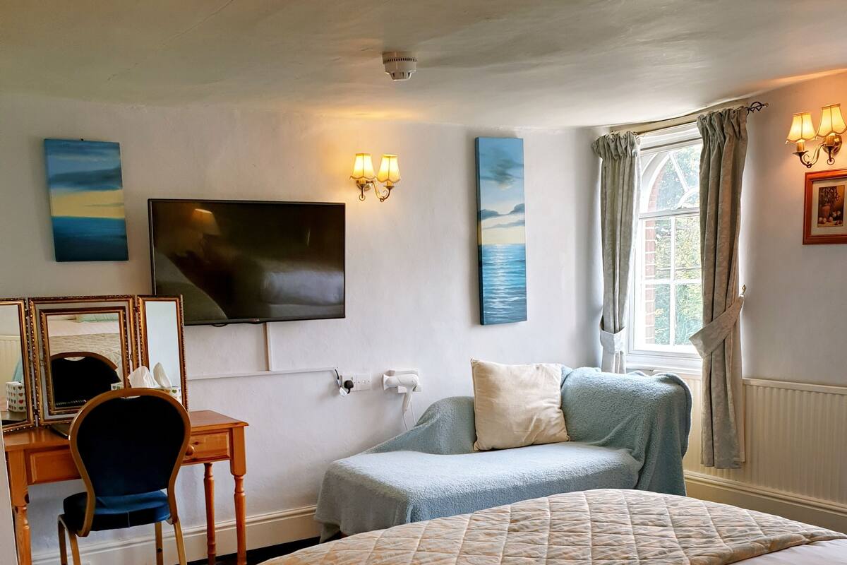Classic Suite, Ensuite (Main House.)